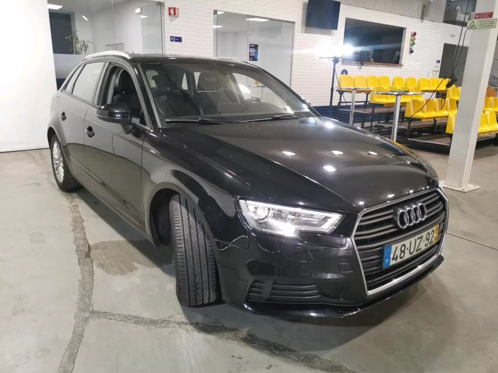 Audi A3 Sportback 2.0 TDI Design - foto 3