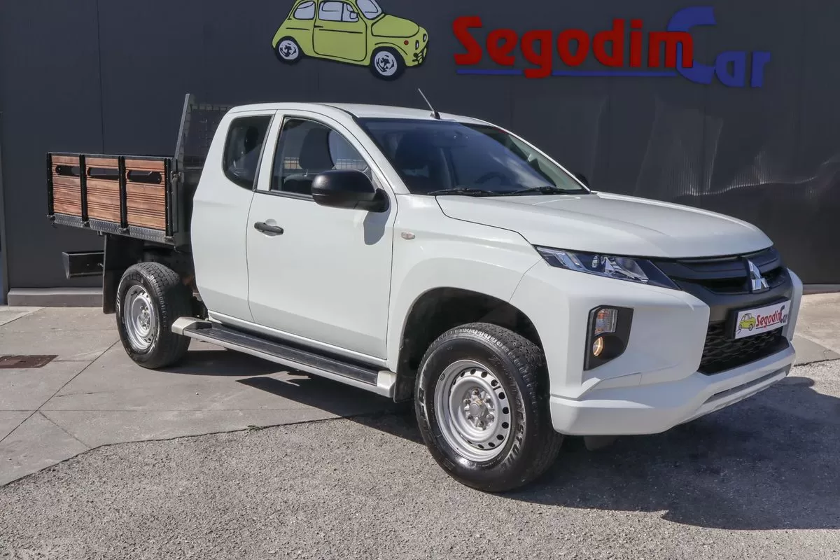 Mitsubishi L200 2.3 DI-D Club Invite Strakar Look 4WD - foto 3