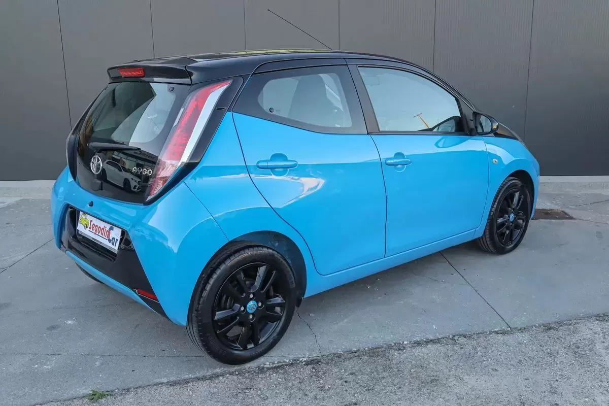 Toyota Aygo 1.0 X-Play+AC+X-Touch - foto 4