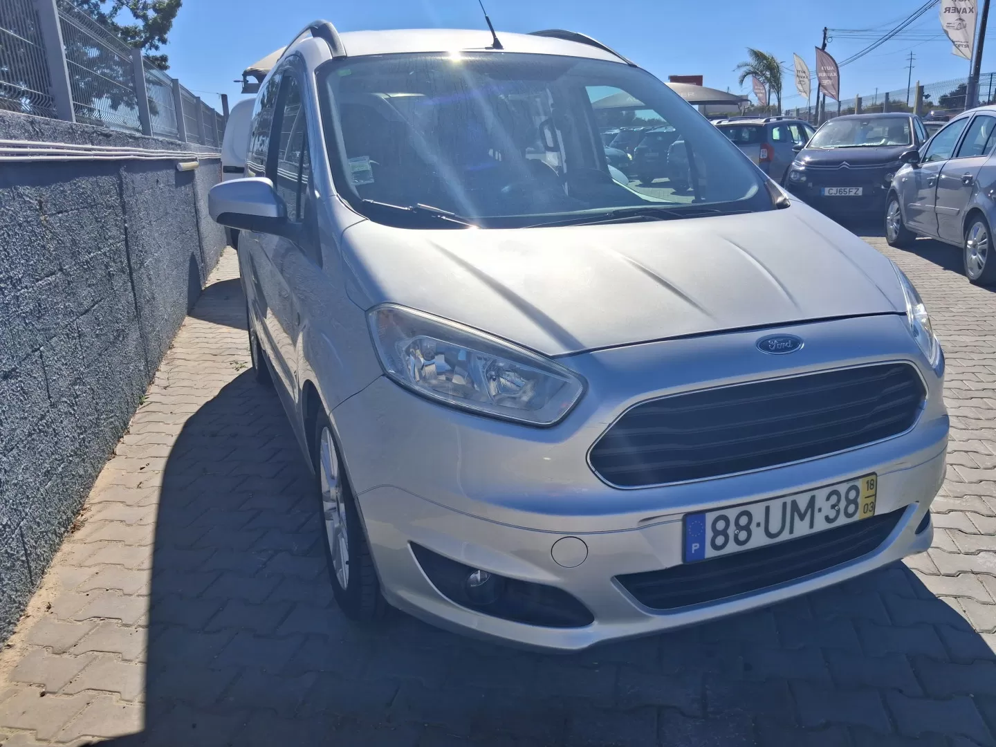 Ford Tourneo Courier 1.0 EcoBoost Titanium - foto 5