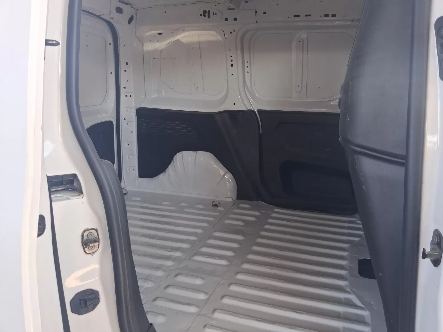Peugeot Partner BLUE HDI PREMIUM - foto 5