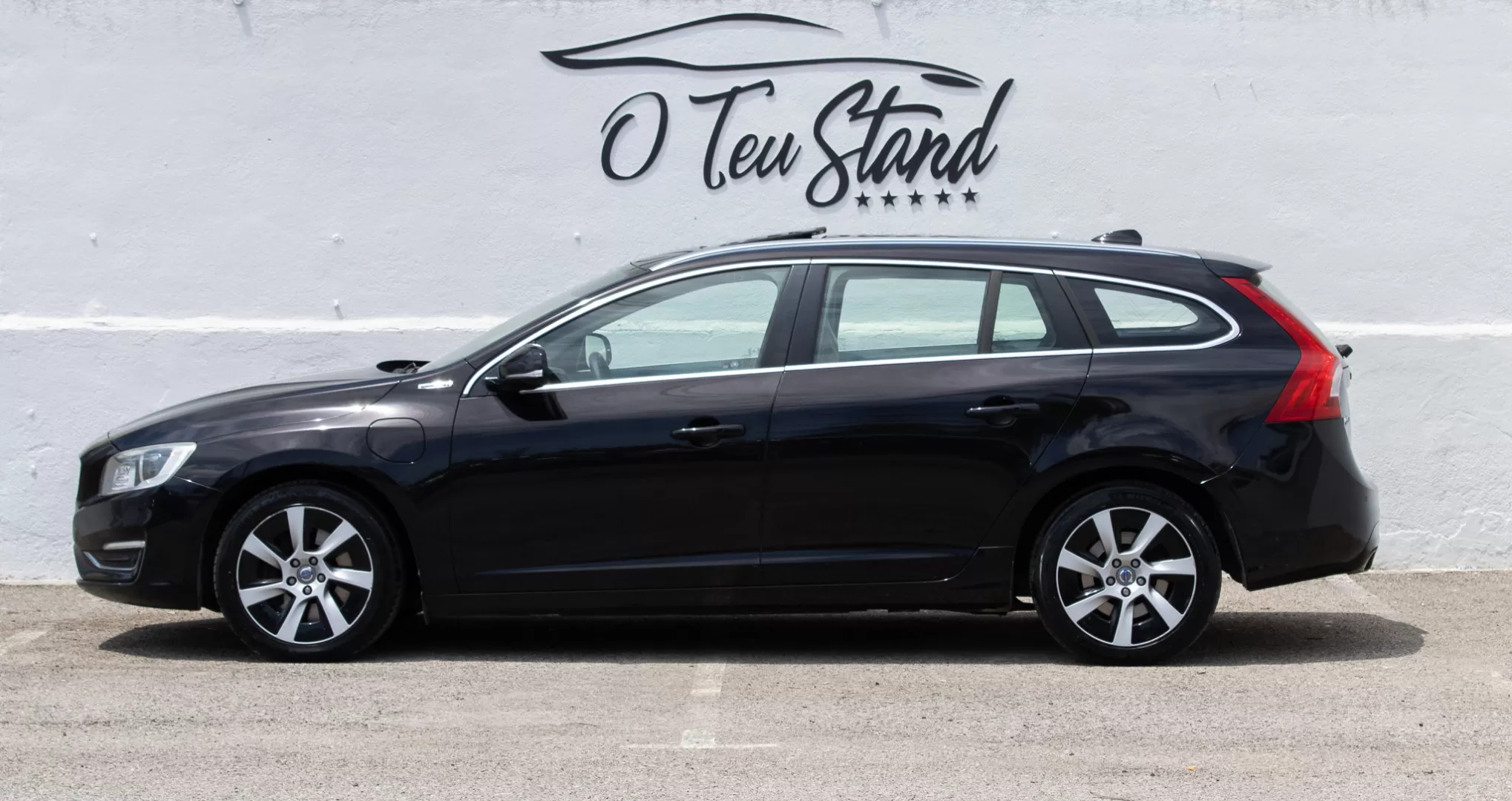 Volvo V60 D6 Plug-In-Hybrid AWD Geartronic Momentum - foto 5