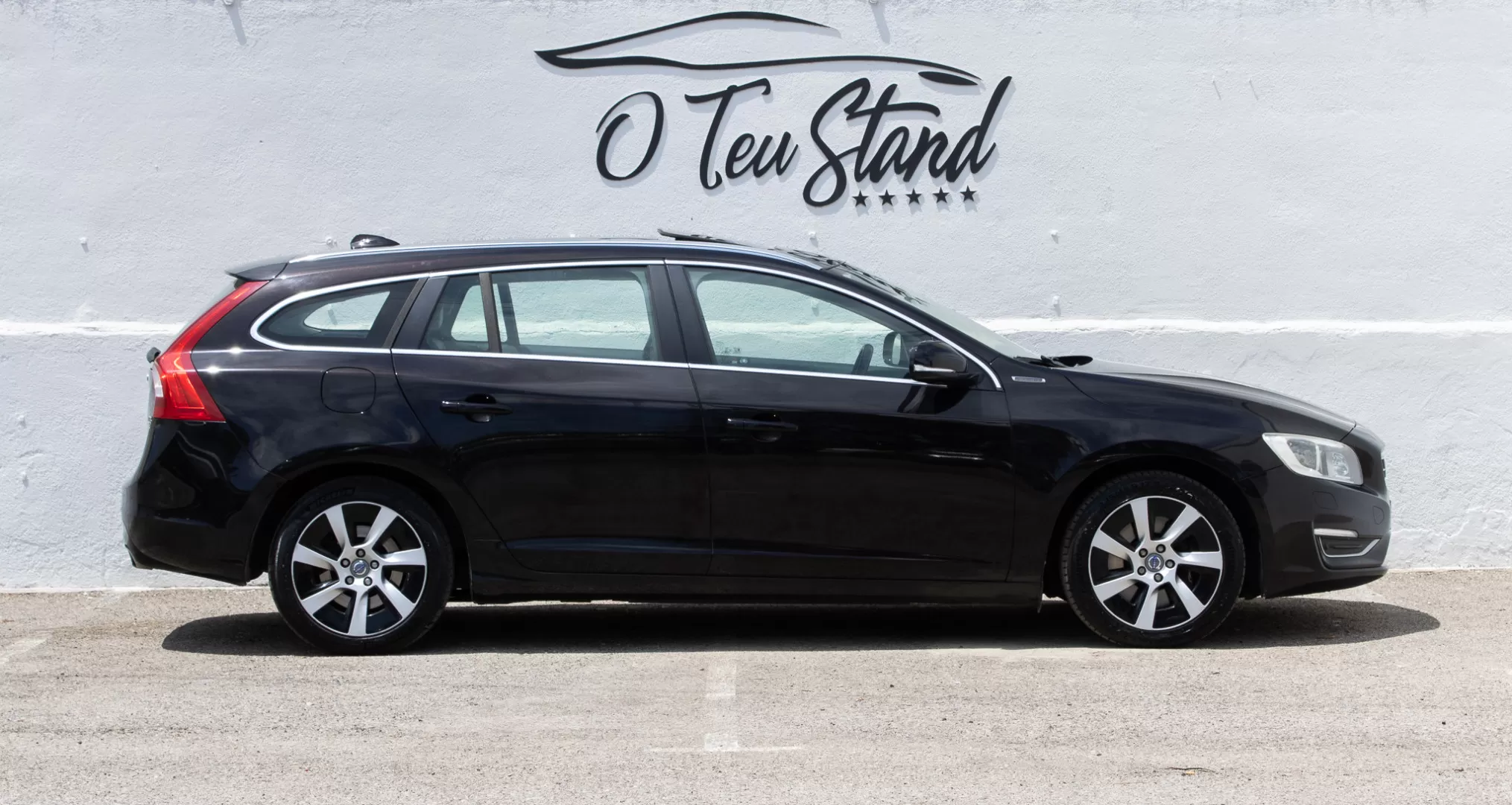 Volvo V60 D6 Plug-In-Hybrid AWD Geartronic Momentum - foto 6