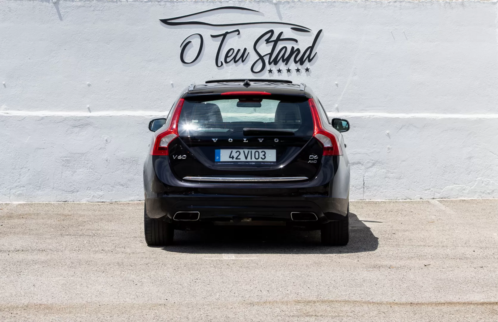 Volvo V60 D6 Plug-In-Hybrid AWD Geartronic Momentum - foto 4