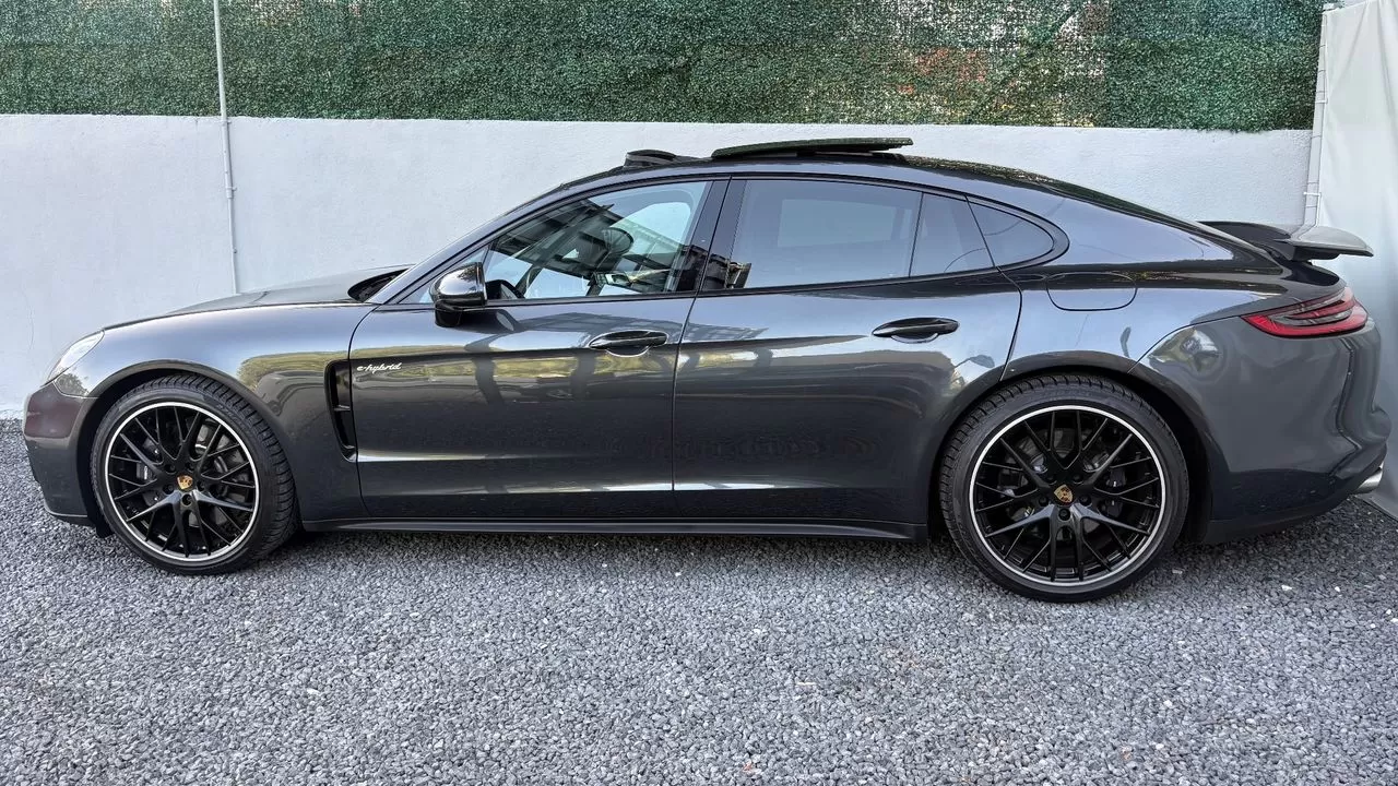 Porsche Panamera 4 E-Hybrid 10 Years Edition - foto 3