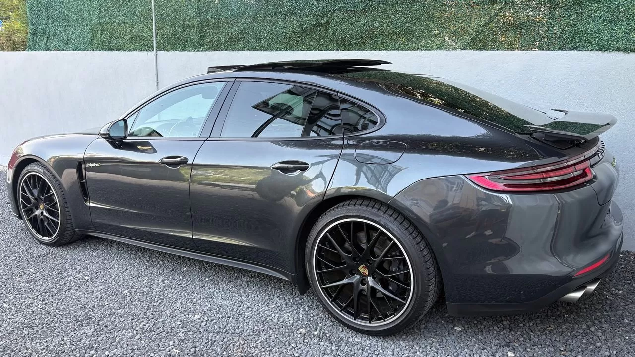Porsche Panamera 4 E-Hybrid 10 Years Edition - foto 4