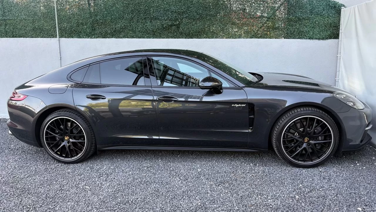 Porsche Panamera 4 E-Hybrid 10 Years Edition - foto 7