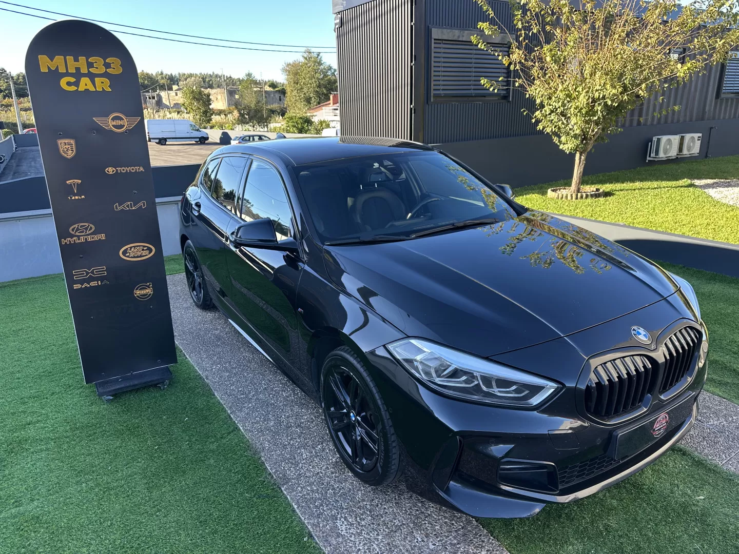 BMW 116 d Pack Desportivo M Auto - foto 4