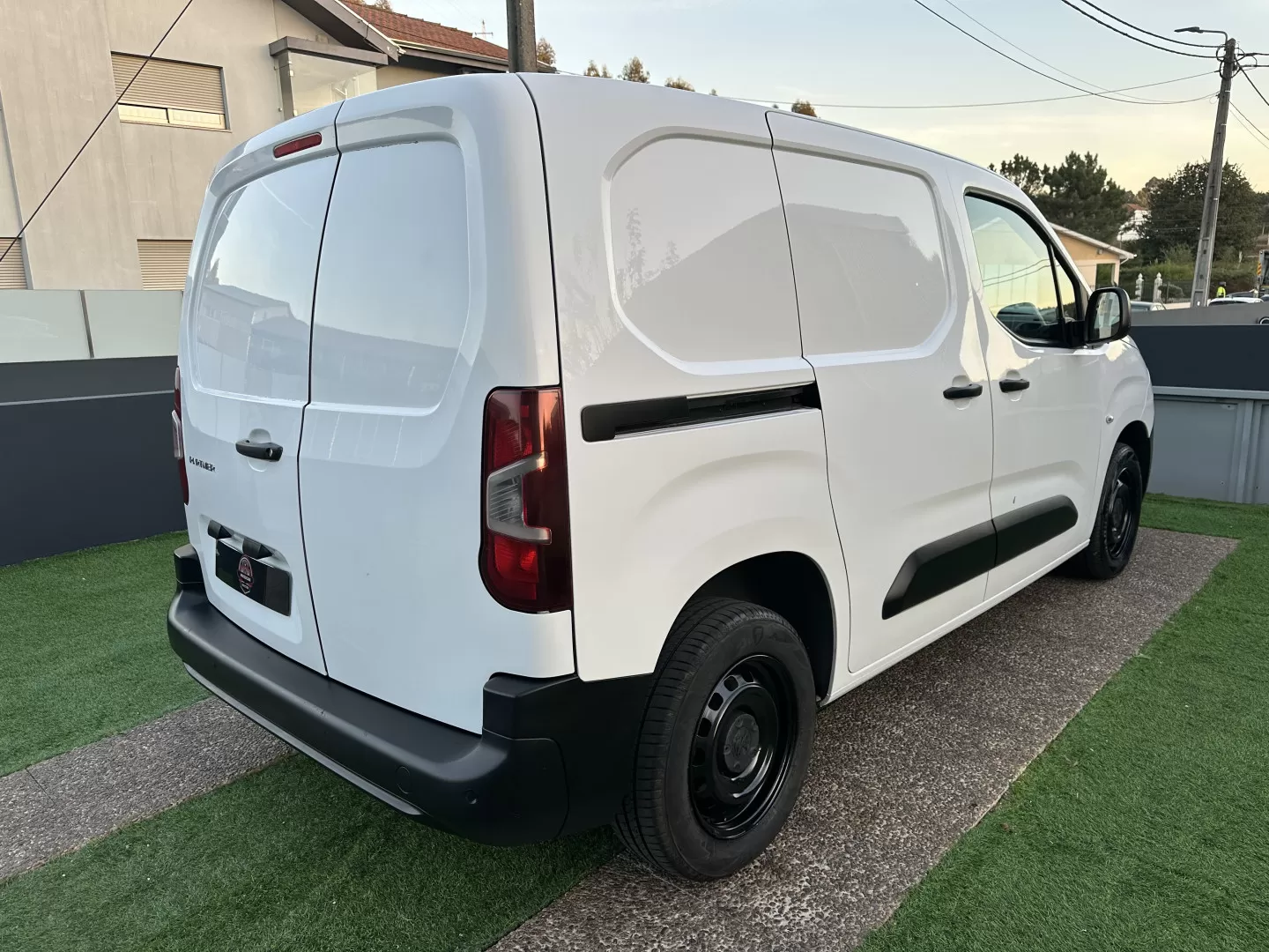 Peugeot  Partner 1.6 Hdi 3 Lugares IVA Dedutivel - foto 5