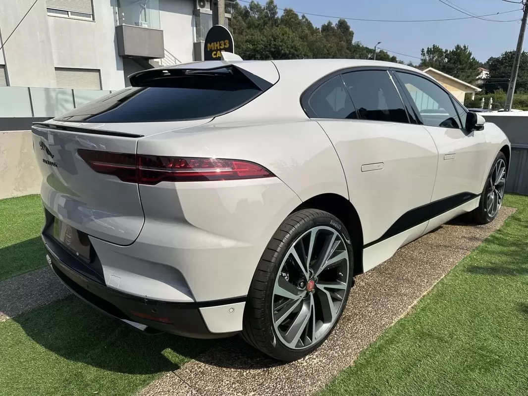 Jaguar I-Pace EV400 AWD R-DYNAMIC HSE - foto 8