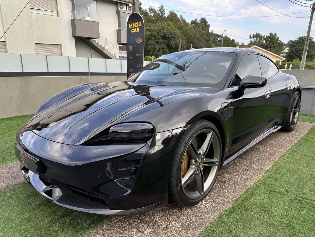 Porsche Taycan Turbo S - foto 3