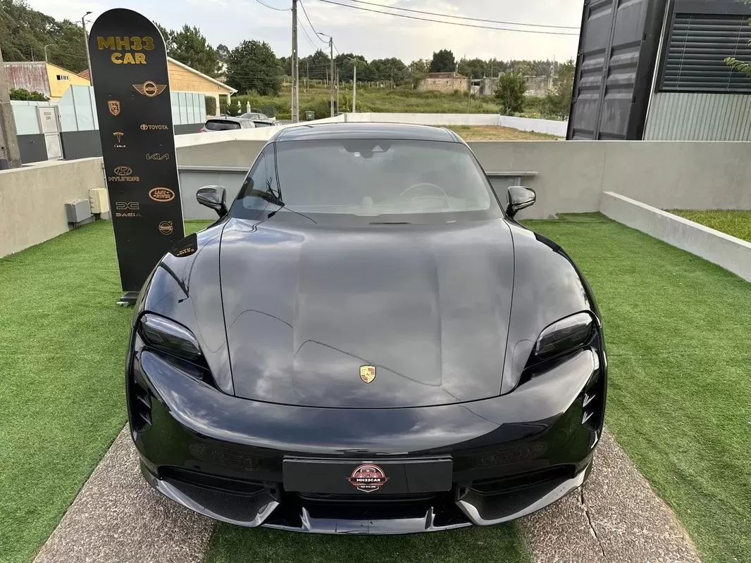 Porsche Taycan Turbo S - foto 5