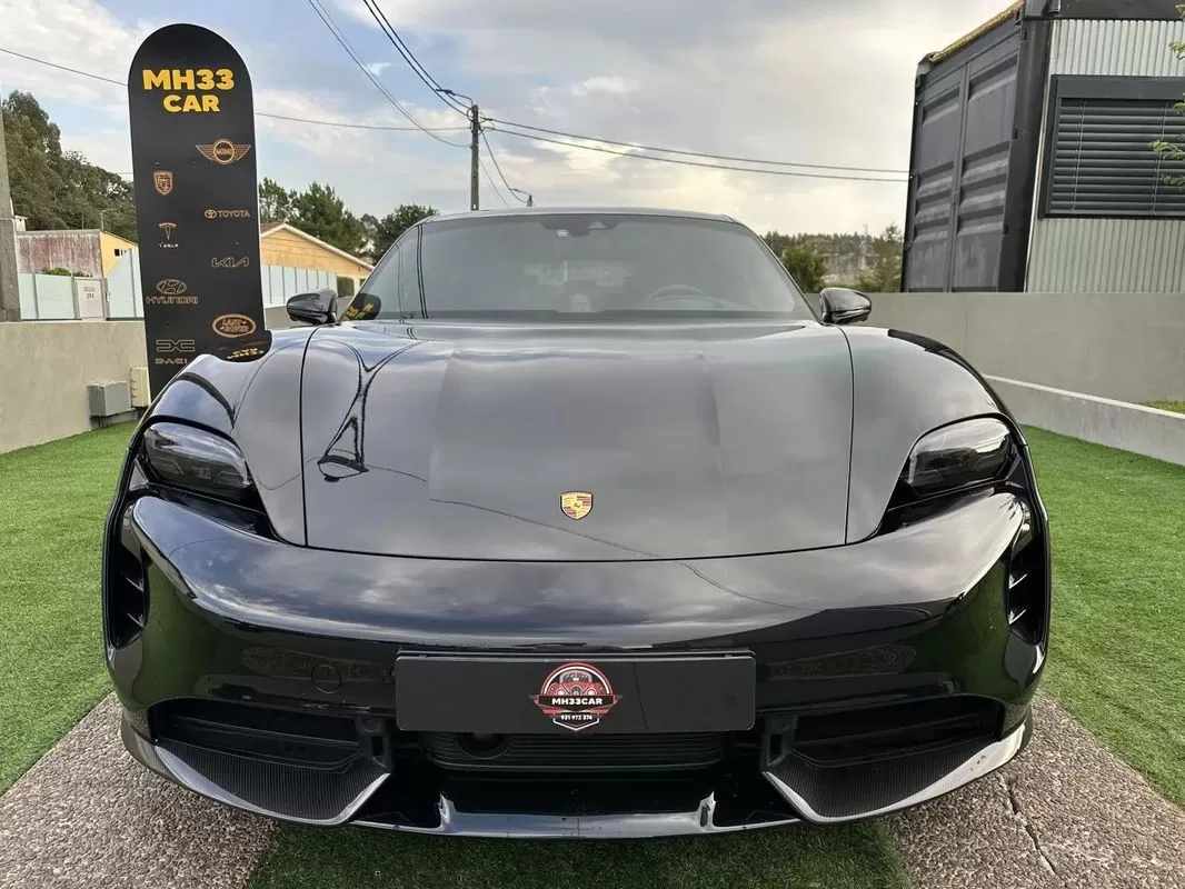Porsche Taycan Turbo S - foto 8