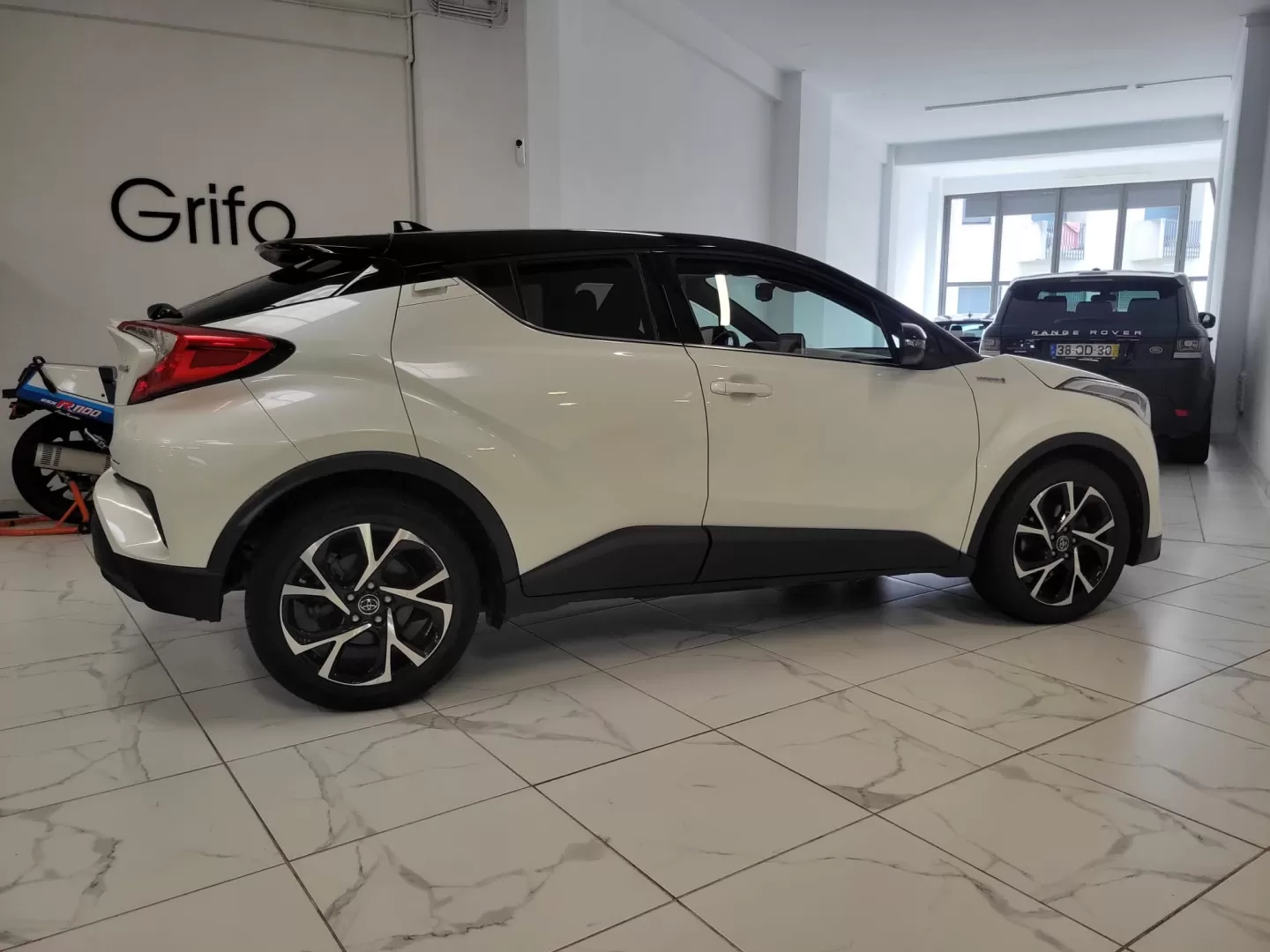 Toyota C-HR 1.8 HSD Comfort - foto 7
