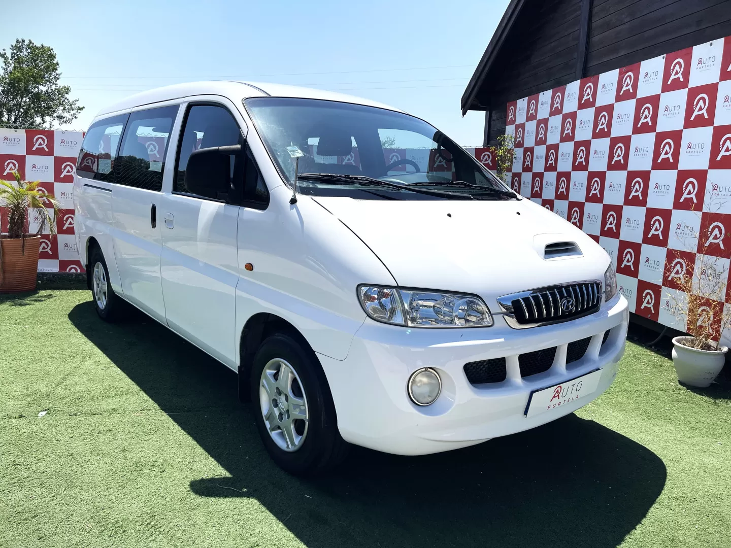 Hyundai H-1 SVX 2.5TD - 9 Lug.