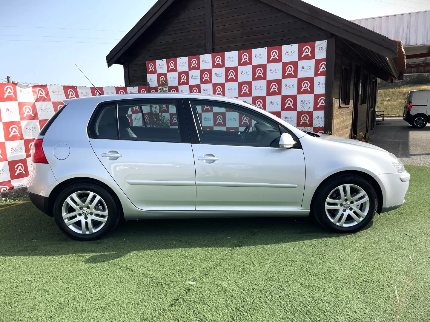 VW Golf 1.9 TDi BlueM. Trend. AC - foto 2