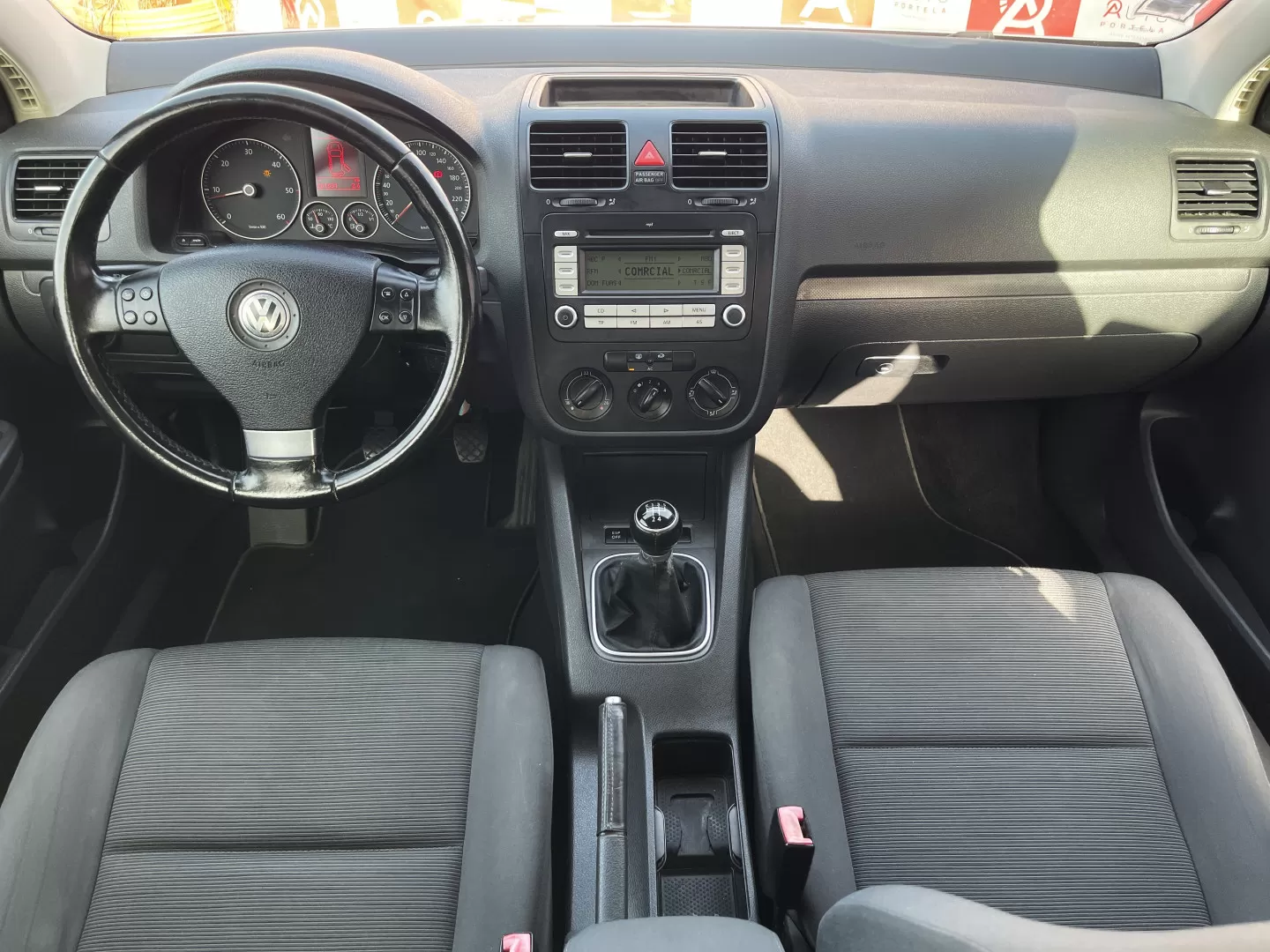 VW Golf 1.9 TDi BlueM. Trend. AC - foto 8