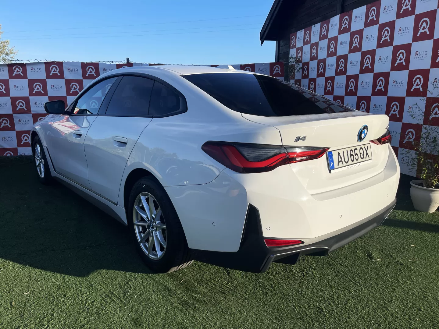 BMW i4 eDrive40 - foto 4