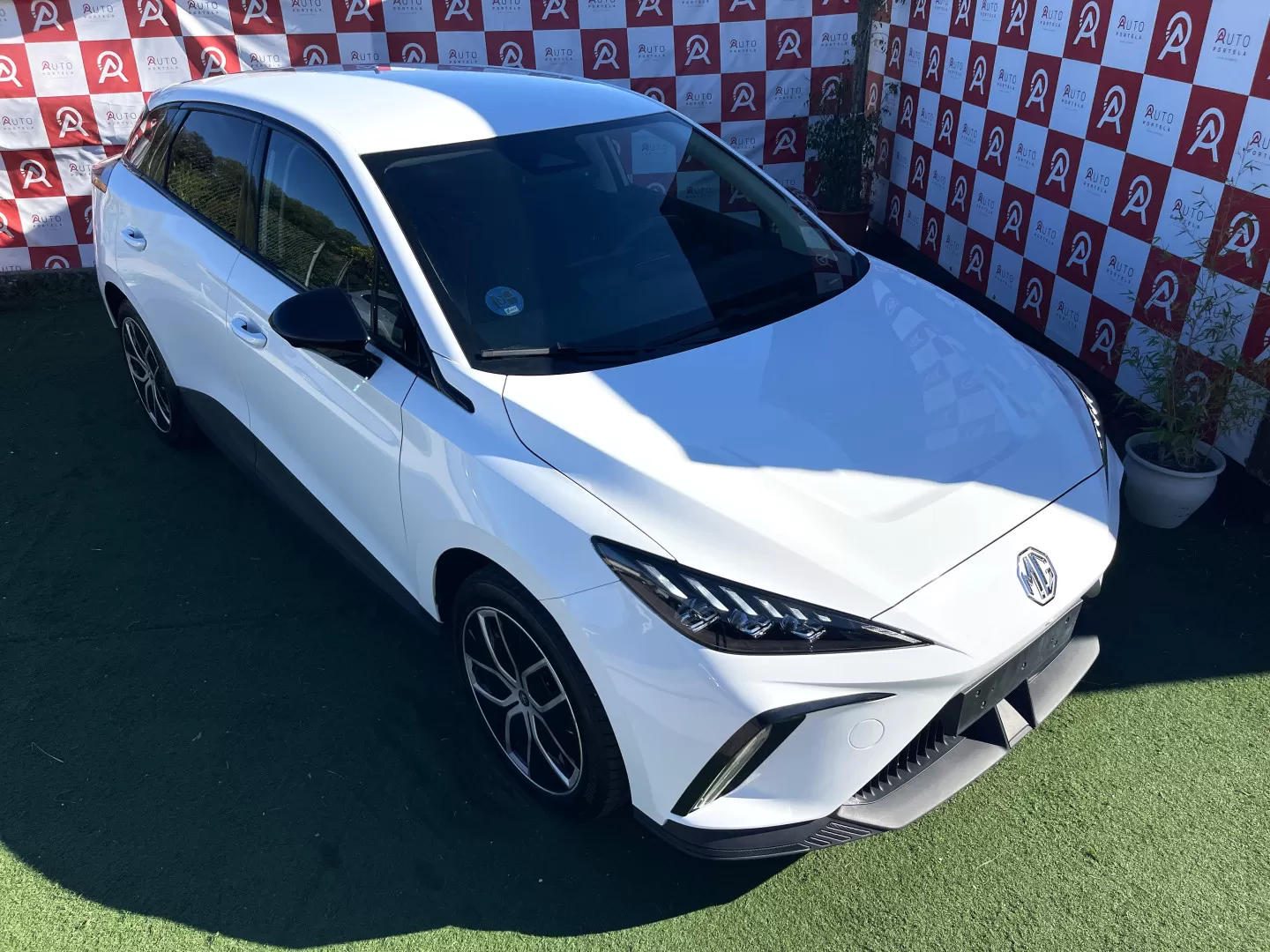 MG MG4 64 kWh Luxury - foto 6