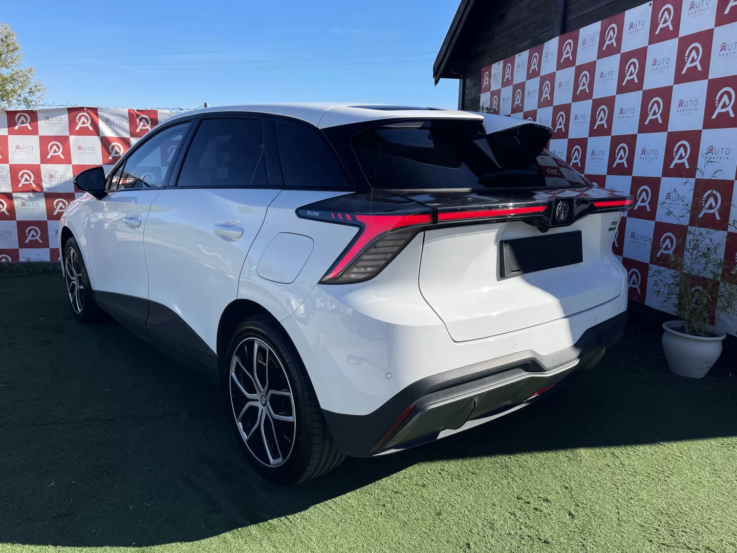 MG MG4 64 kWh Luxury - foto 4