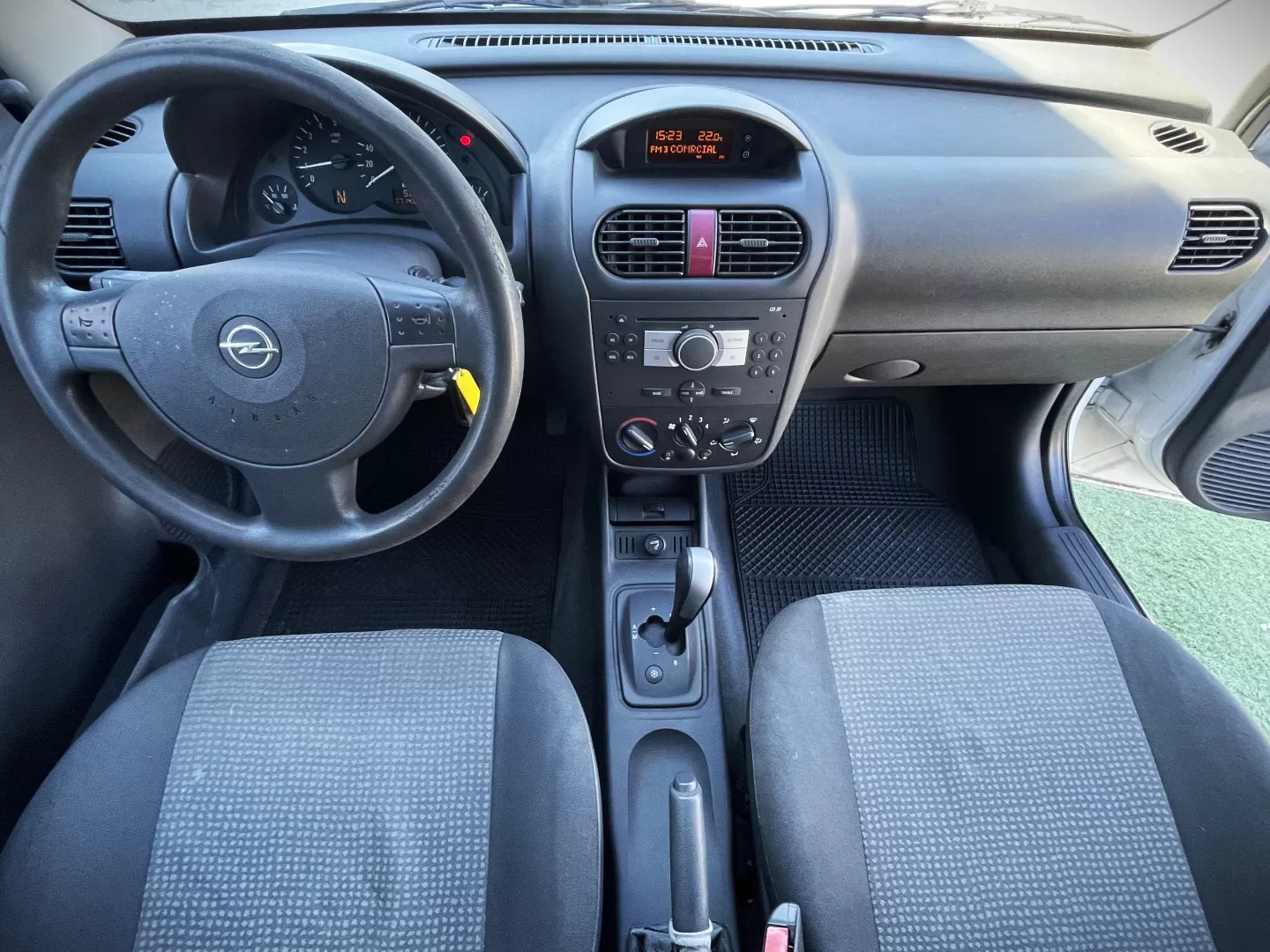 Opel  Combo 1.3CDTi - Caixa Automática - foto 8