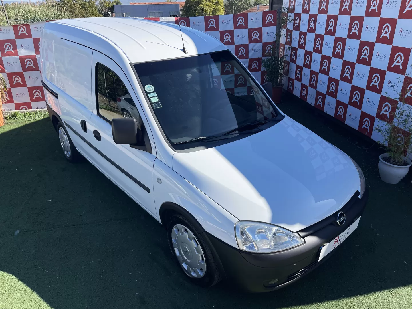 Opel  Combo 1.3CDTi - Caixa Automática - foto 6