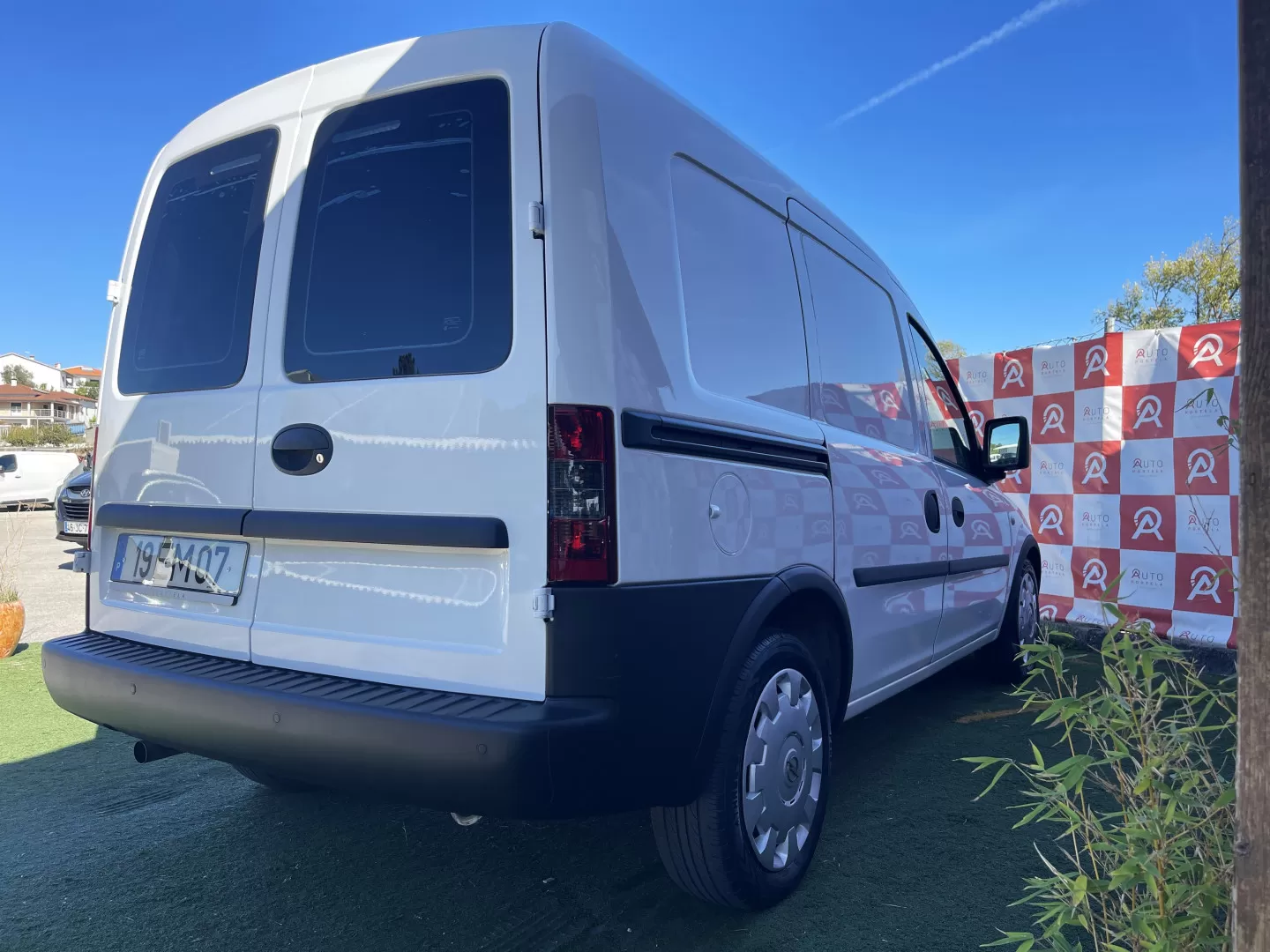 Opel  Combo 1.3CDTi - Caixa Automática - foto 3
