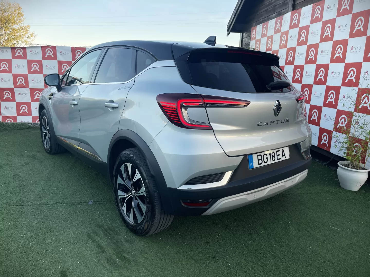 Renault Captur 1.0 TCe Techno Bi-Fuel - foto 4