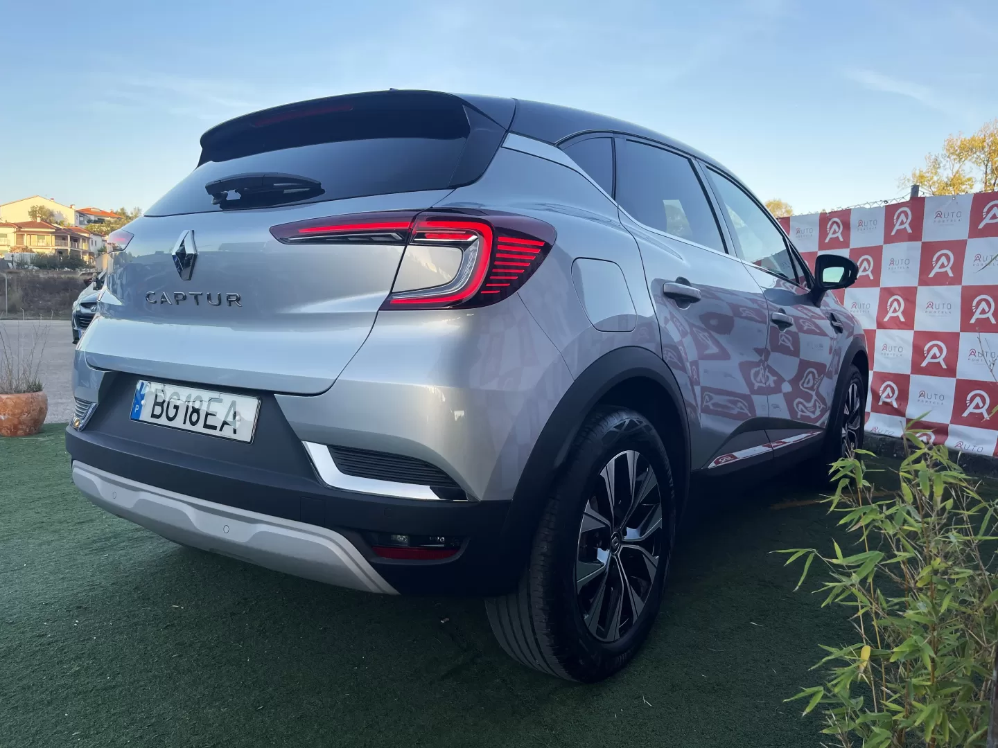 Renault Captur 1.0 TCe Techno Bi-Fuel - foto 3