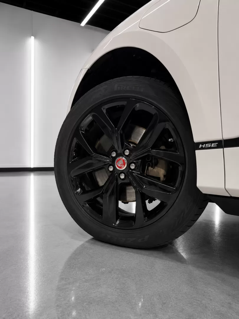 Jaguar I-Pace EV400 AWD HSE - foto 8