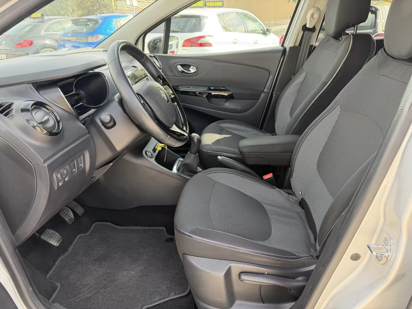 Renault Captur 1.5 dCi Exclusive - foto 4