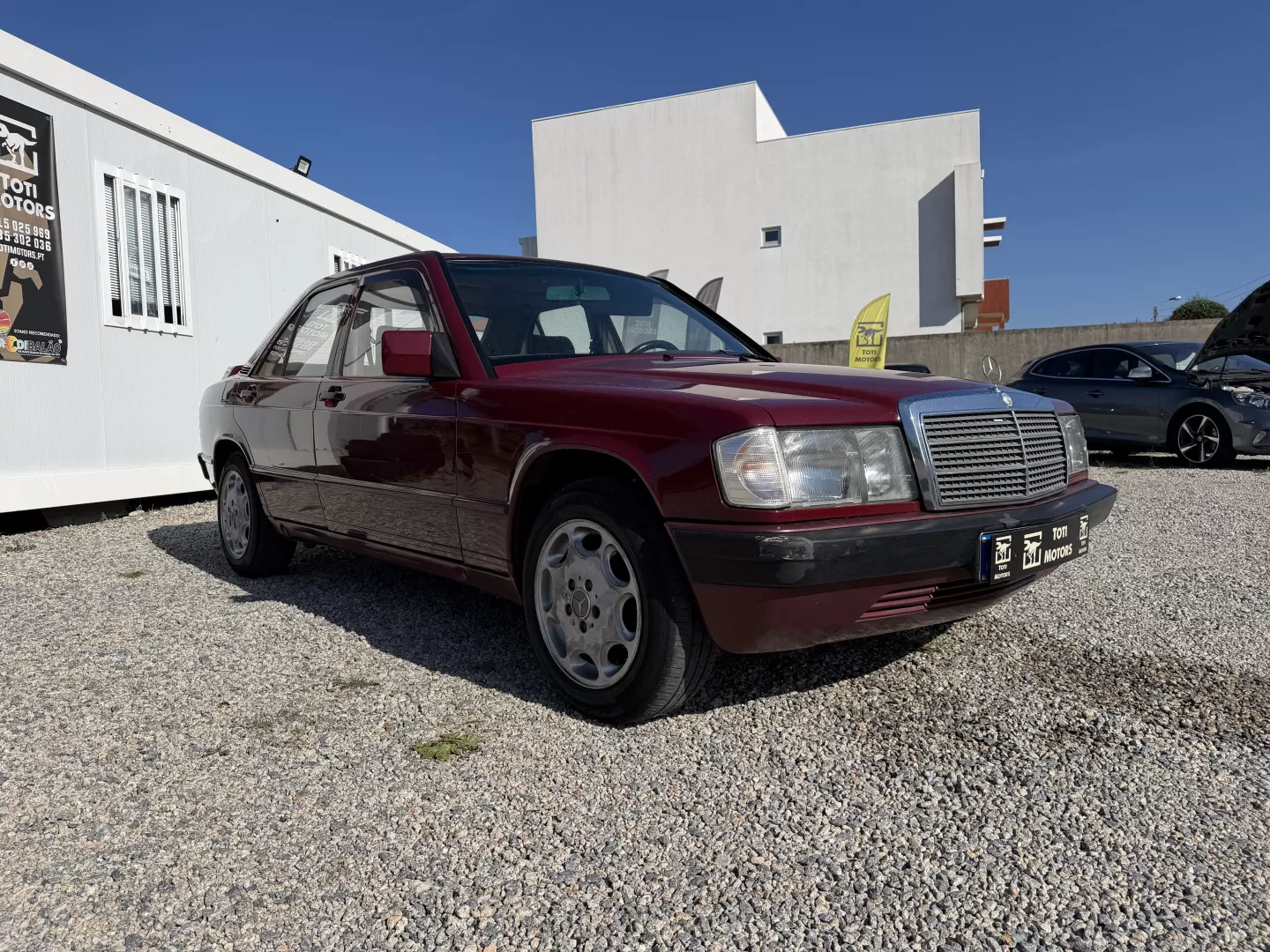 Mercedes-Benz 190 RED ON RED - foto 2