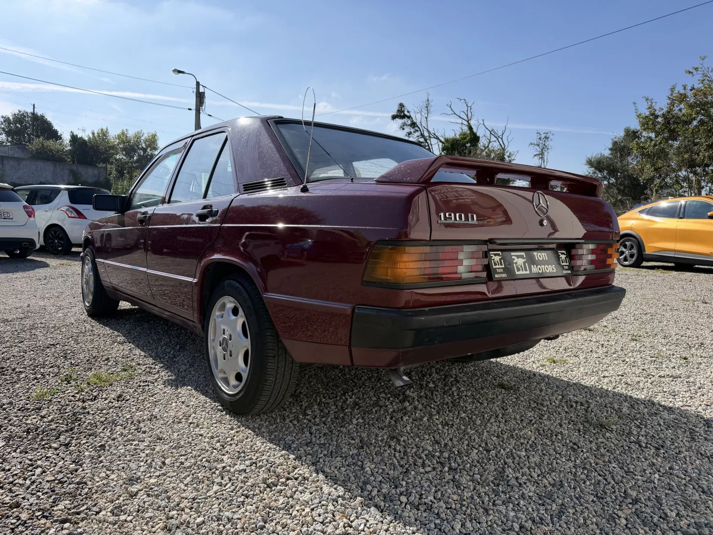 Mercedes-Benz 190 RED ON RED - foto 3