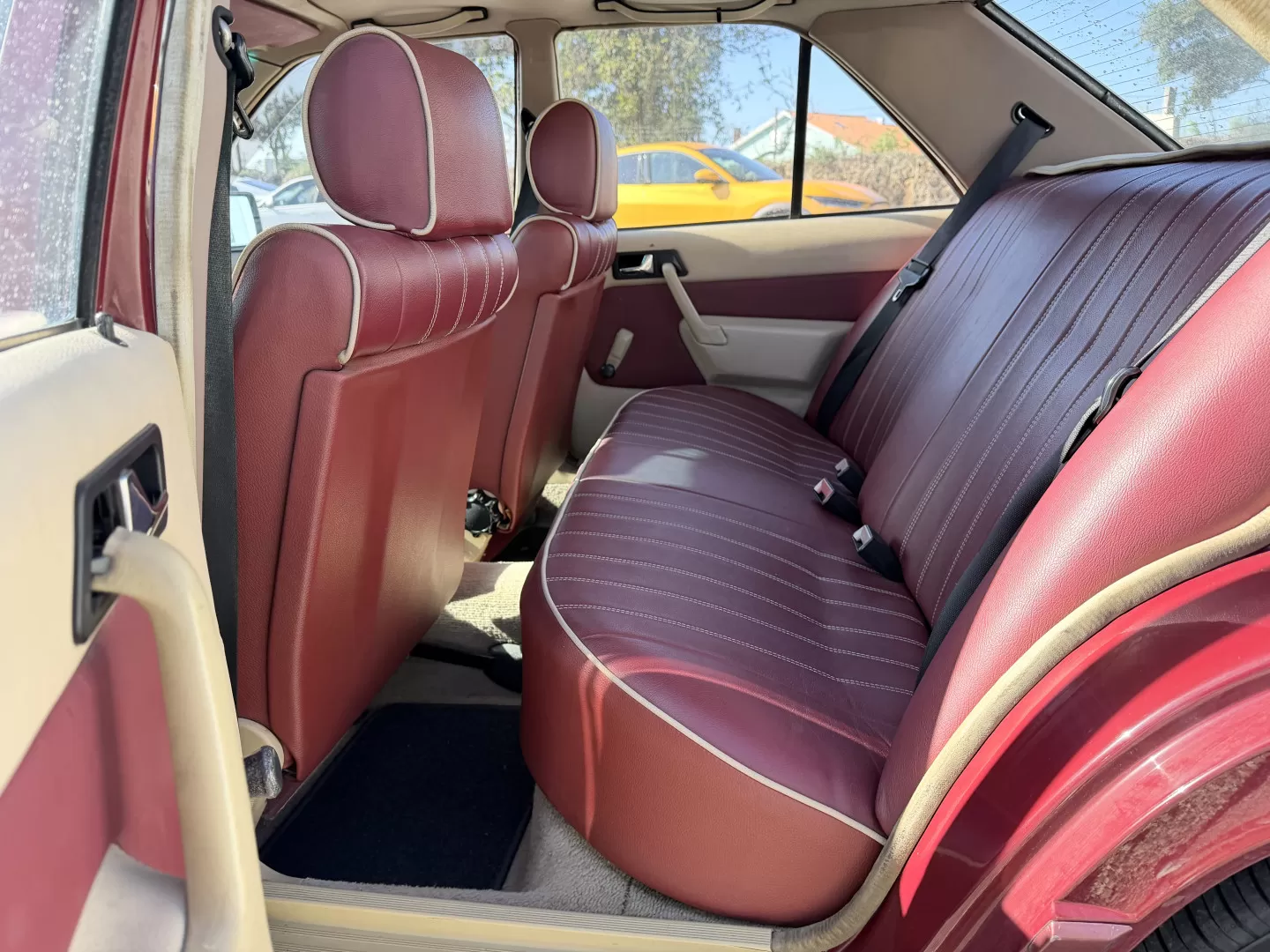 Mercedes-Benz 190 RED ON RED - foto 8
