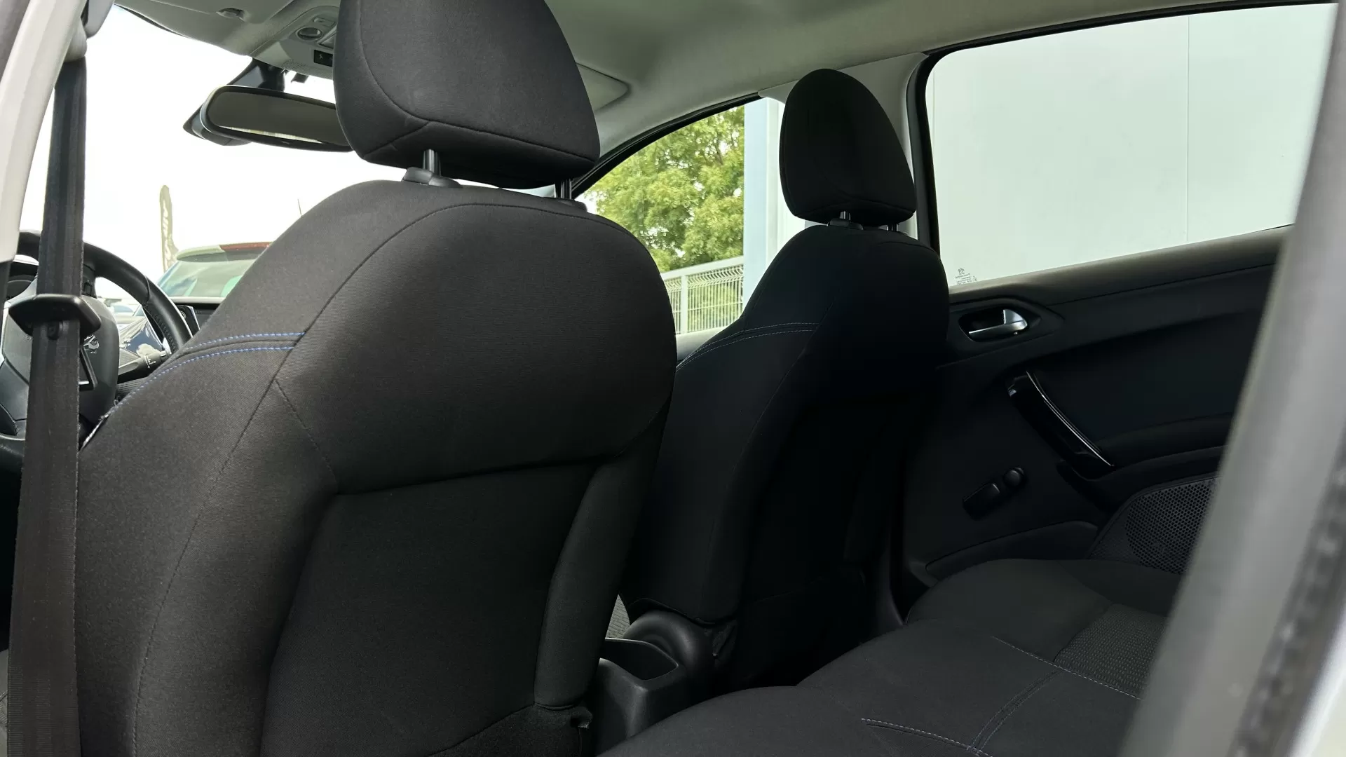 Peugeot 208 1.2 PureTech Signature - foto 6