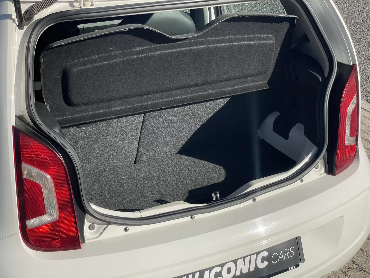 VW Up 1.0 BlueMotion High - foto 8