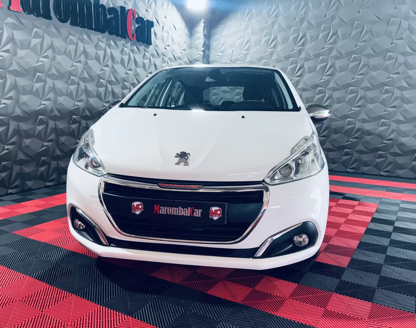 Peugeot 208 1.6 BlueHDi Allure - foto 2