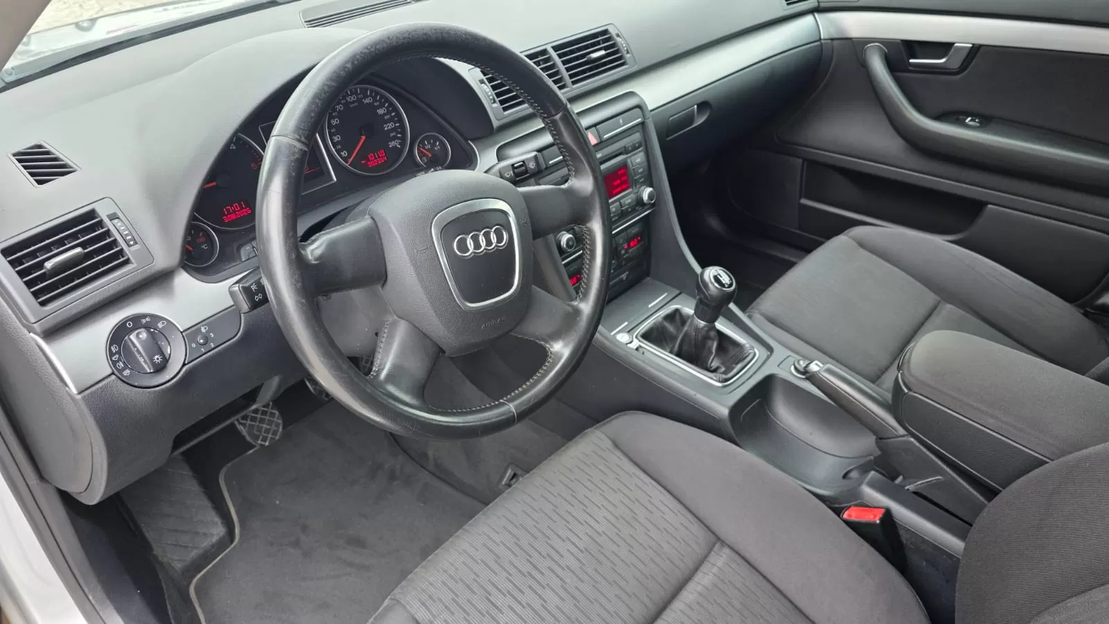 Audi A4  1.9 TDI S-line - foto 8