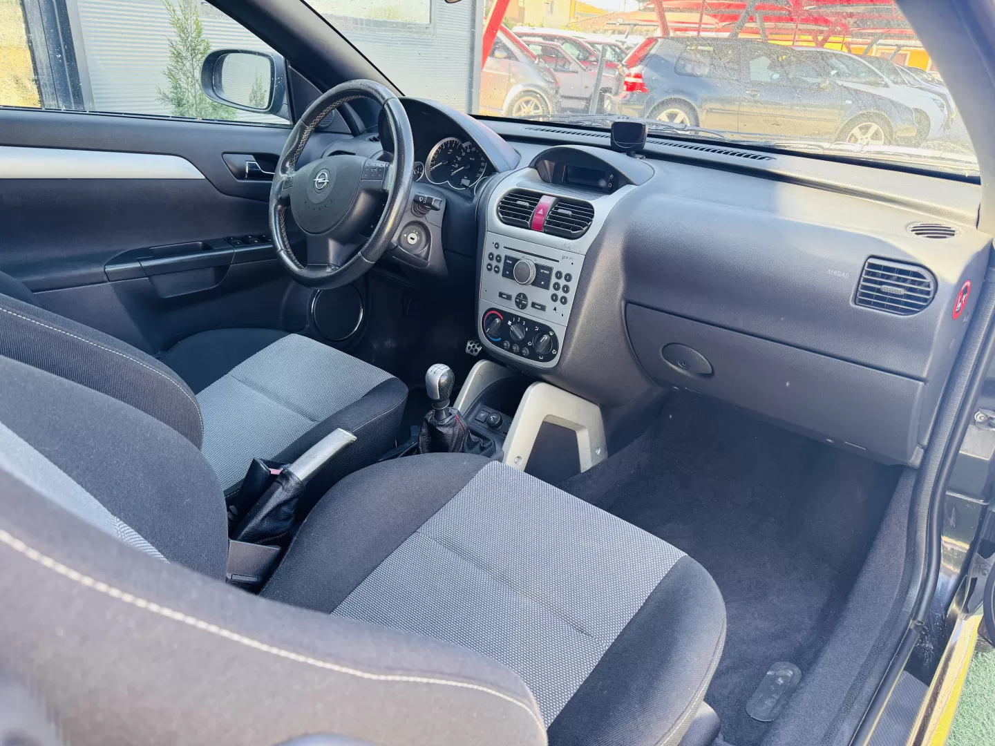 Opel Tigra TwinTop 1.8 - foto 7