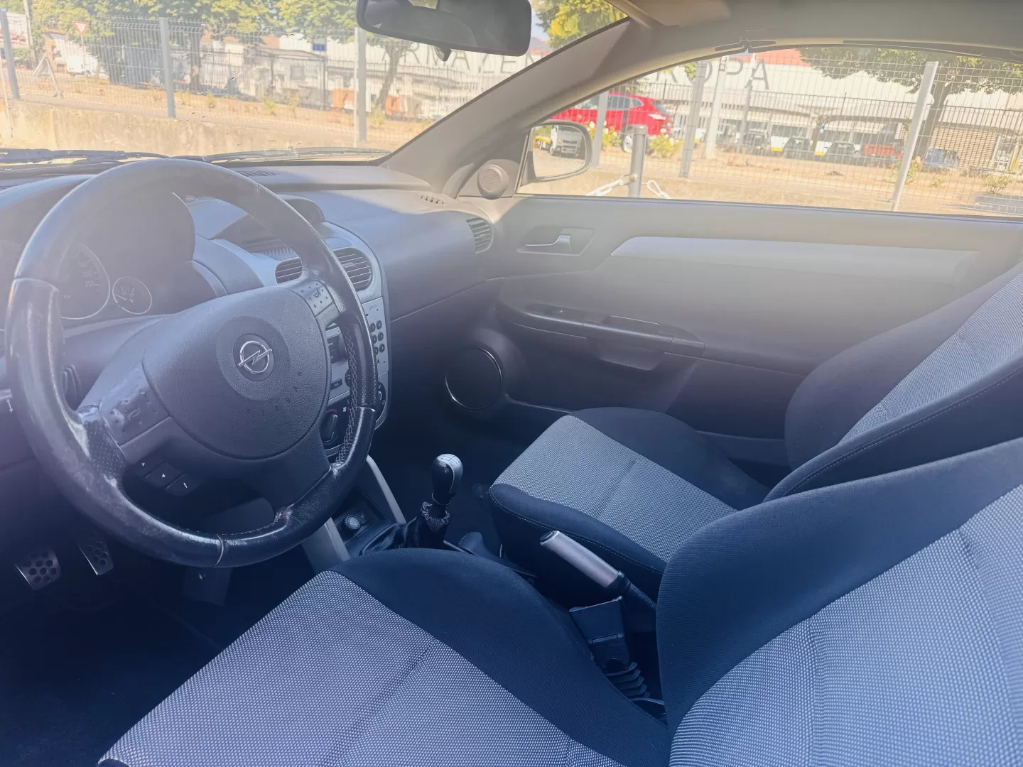 Opel Tigra TwinTop 1.8 - foto 6
