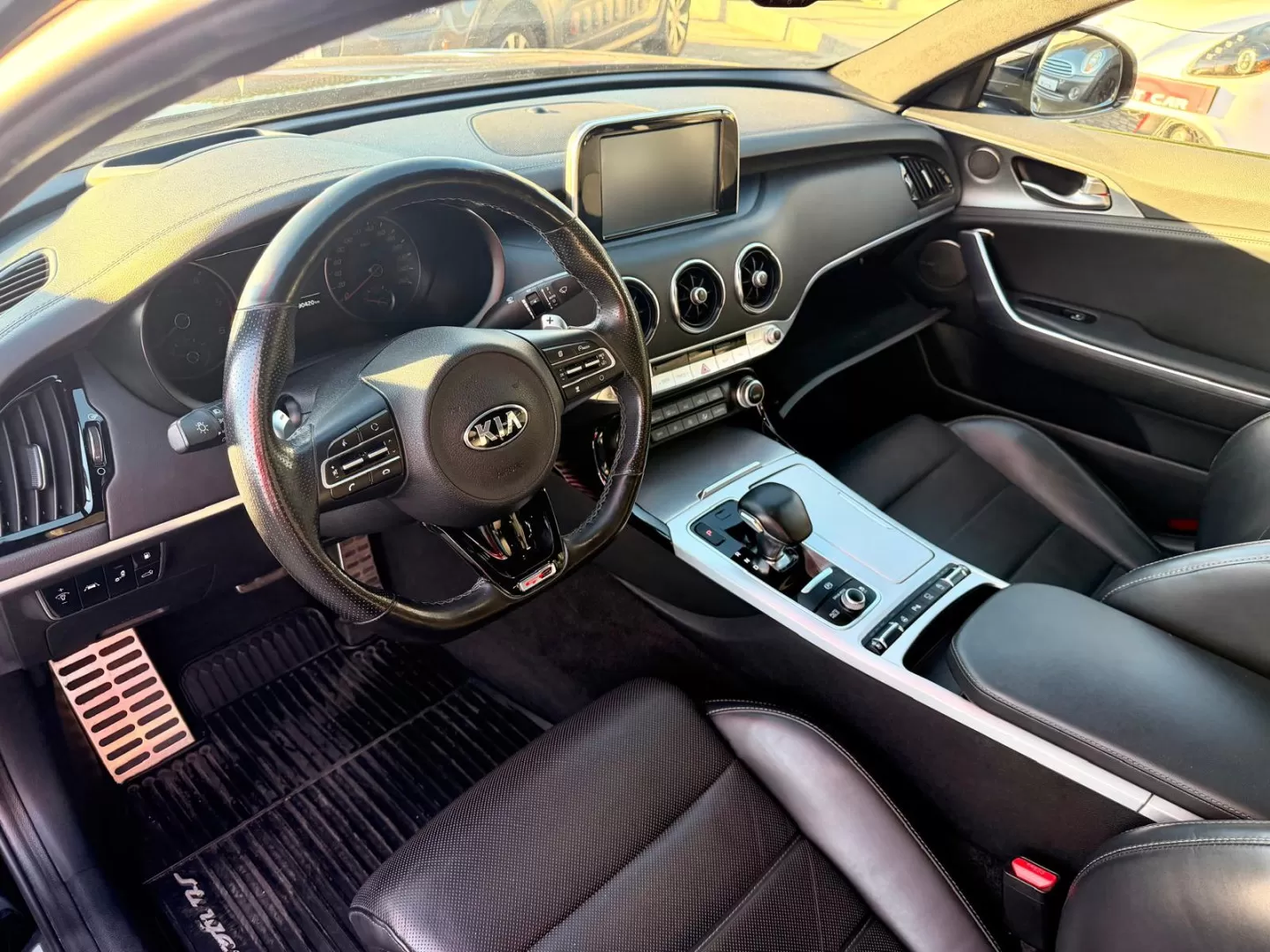 Kia Stinger 2.2 CRDi GT Line - foto 6