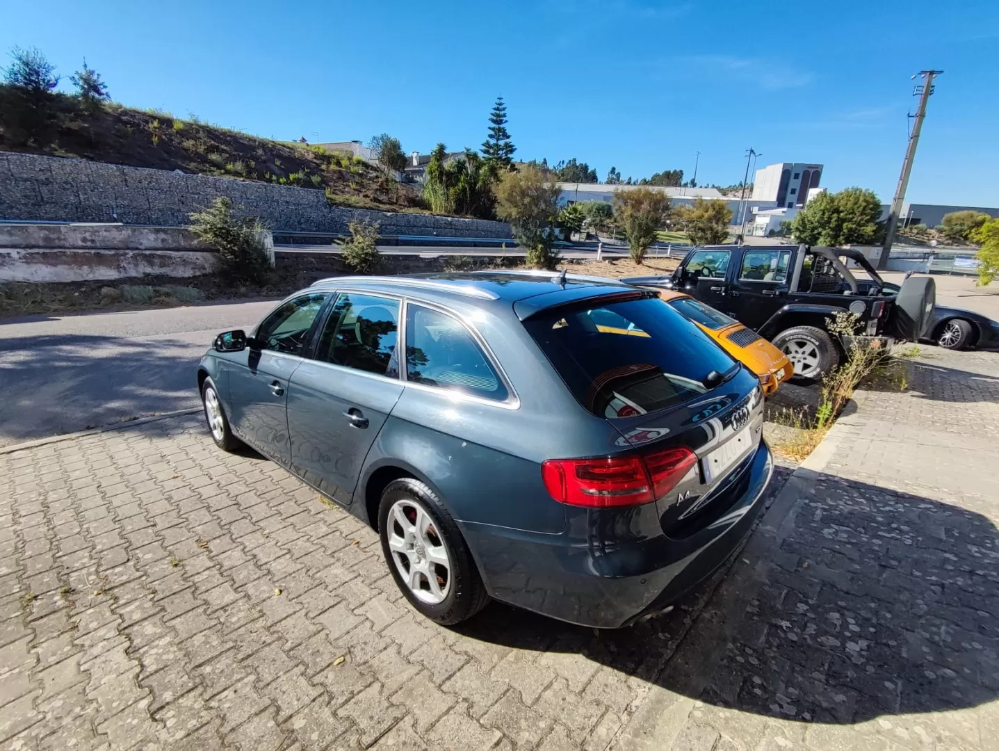 Audi A4 Avant 136cv - foto 4