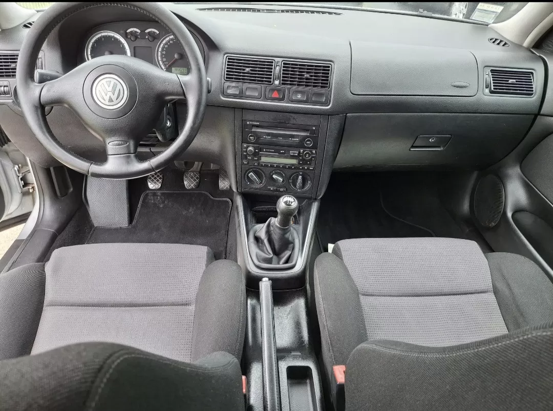 VW Golf 1.4i Confortline - foto 4
