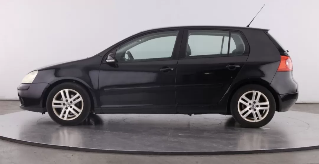 VW Golf 1.9 TDi BlueM. Confortline - foto 4