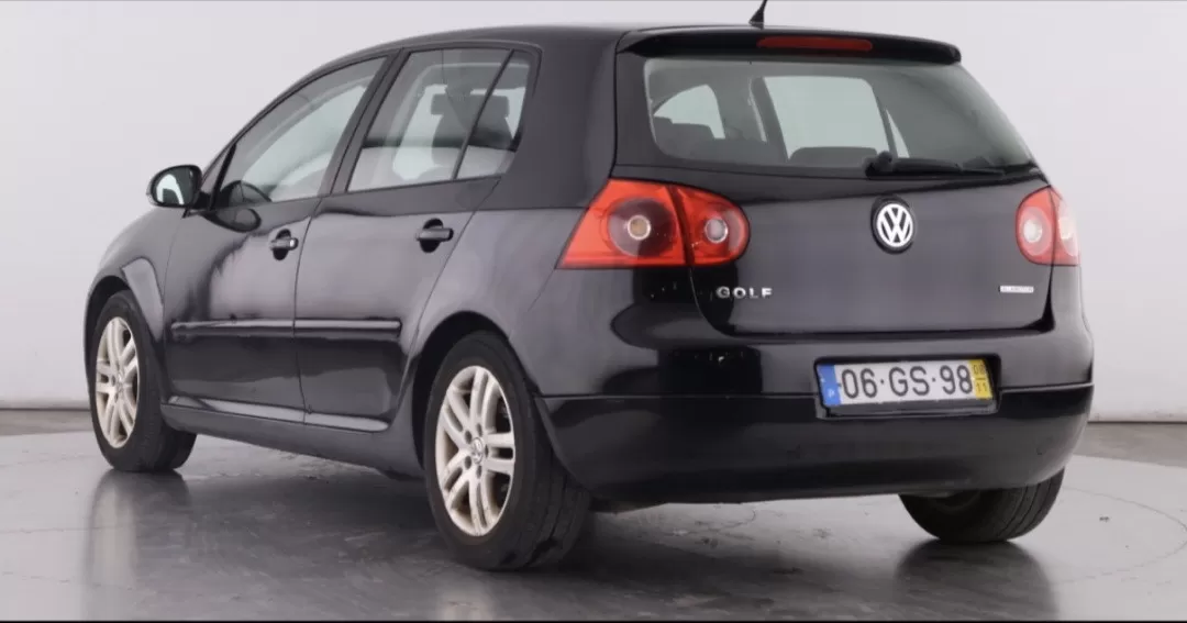 VW Golf 1.9 TDi BlueM. Confortline - foto 5