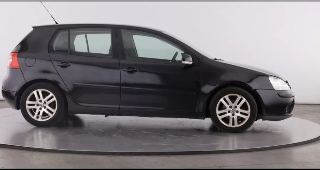 VW Golf 1.9 TDi BlueM. Confortline - foto 6