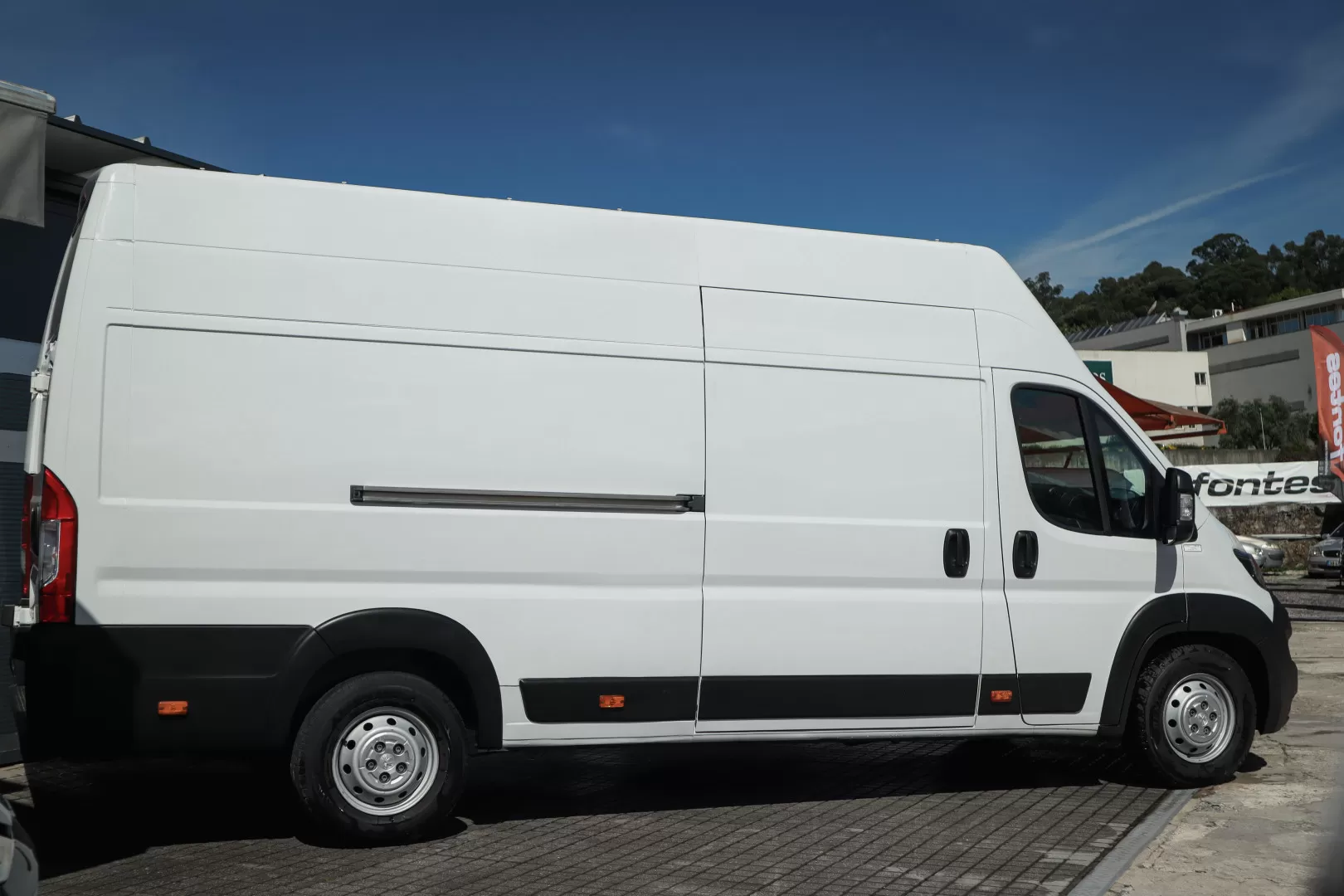 Peugeot  Boxer 2.2 BLUEHDI 435 L4H3 PREMIUM  -  M A X I - foto 7