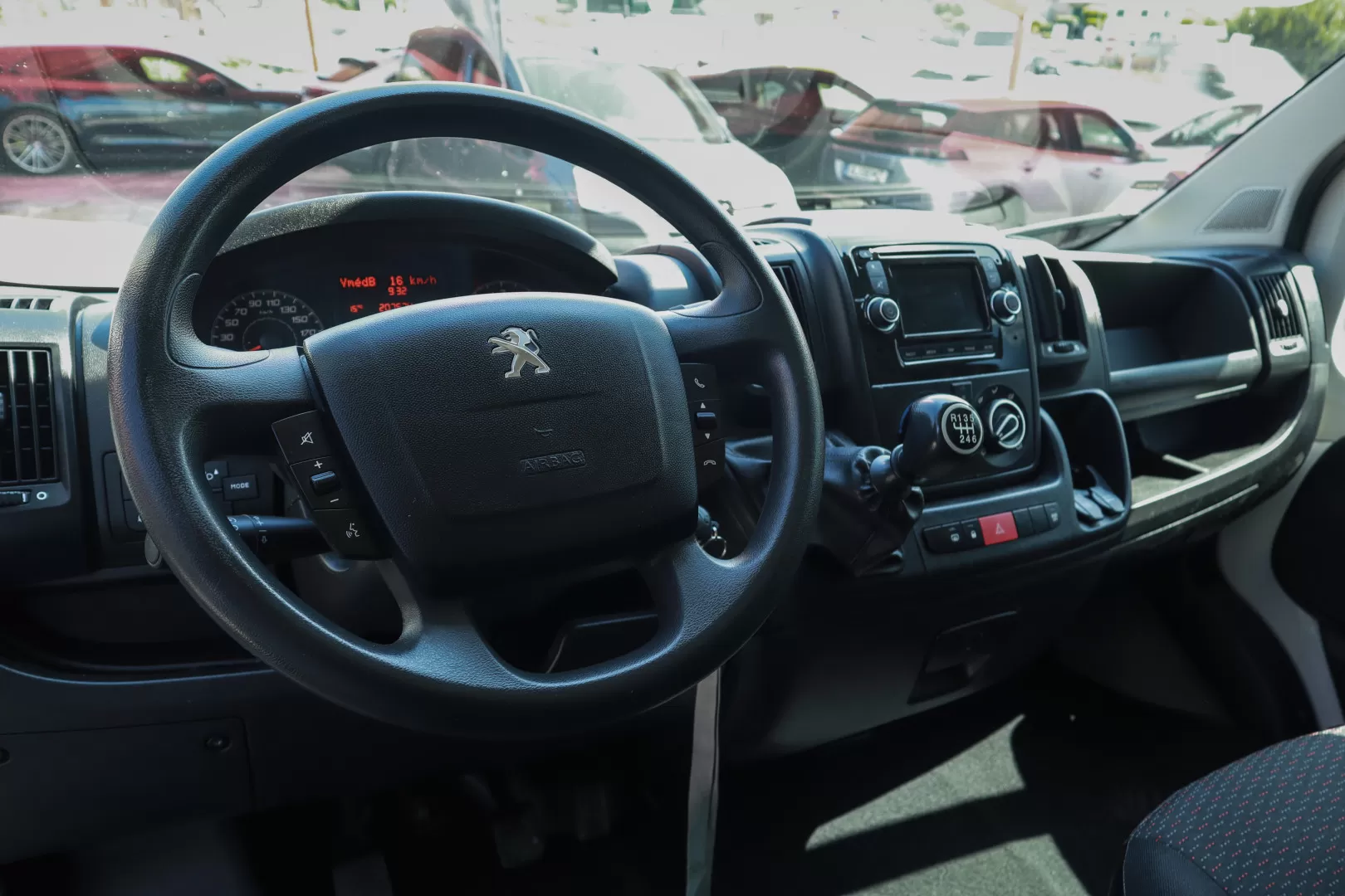 Peugeot  Boxer 2.2 BLUEHDI 435 L4H3 PREMIUM  -  M A X I - foto 2