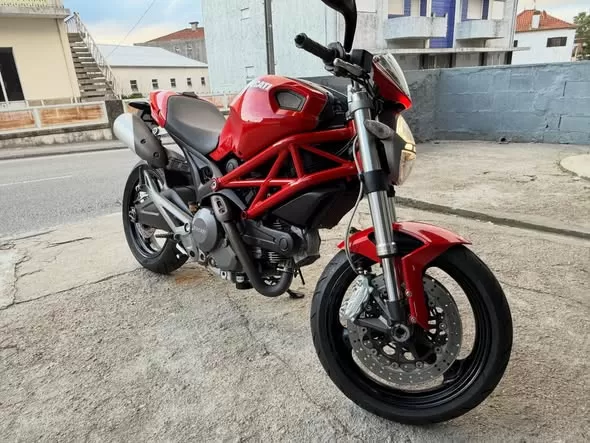 Ducati Monster 696 - foto 3