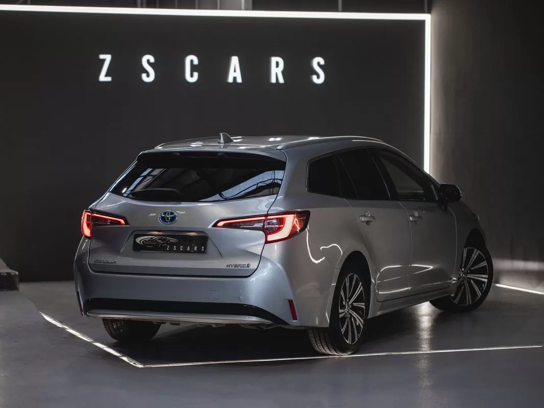 Toyota Corolla Touring Sports 1.8 Hybrid Comfort+P.Sport - foto 5